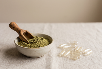 Kratom Tea vs Capsules: Why We Stick to Loose Powder